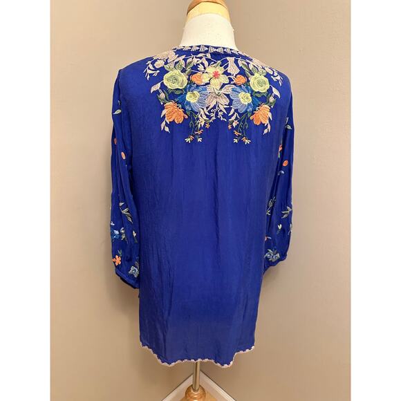 Johnny Was Taifa Blouse Royal Blue Embroidered Floral Sz Medium - Picture 6 of 8